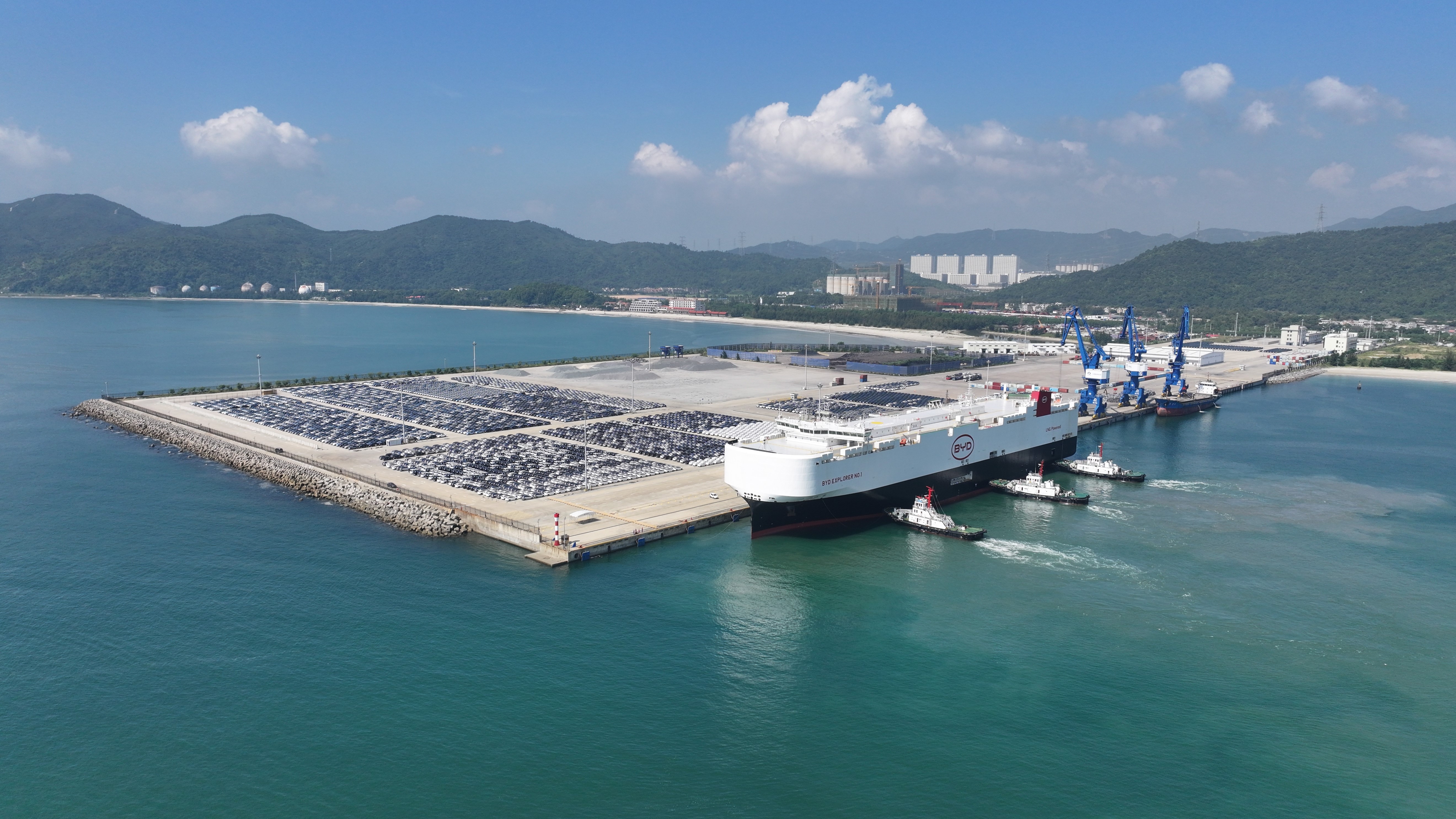 深圳港小漠港區汽車今年累計出口超5萬輛